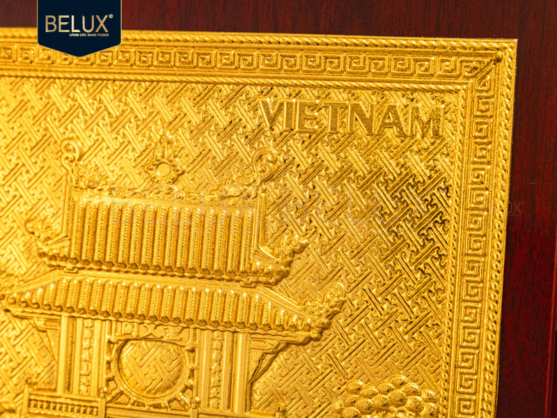 Hộp gỗ mặt vuông Khuê Văn Các bằng đồng 23x23cm mạ vàng 24k